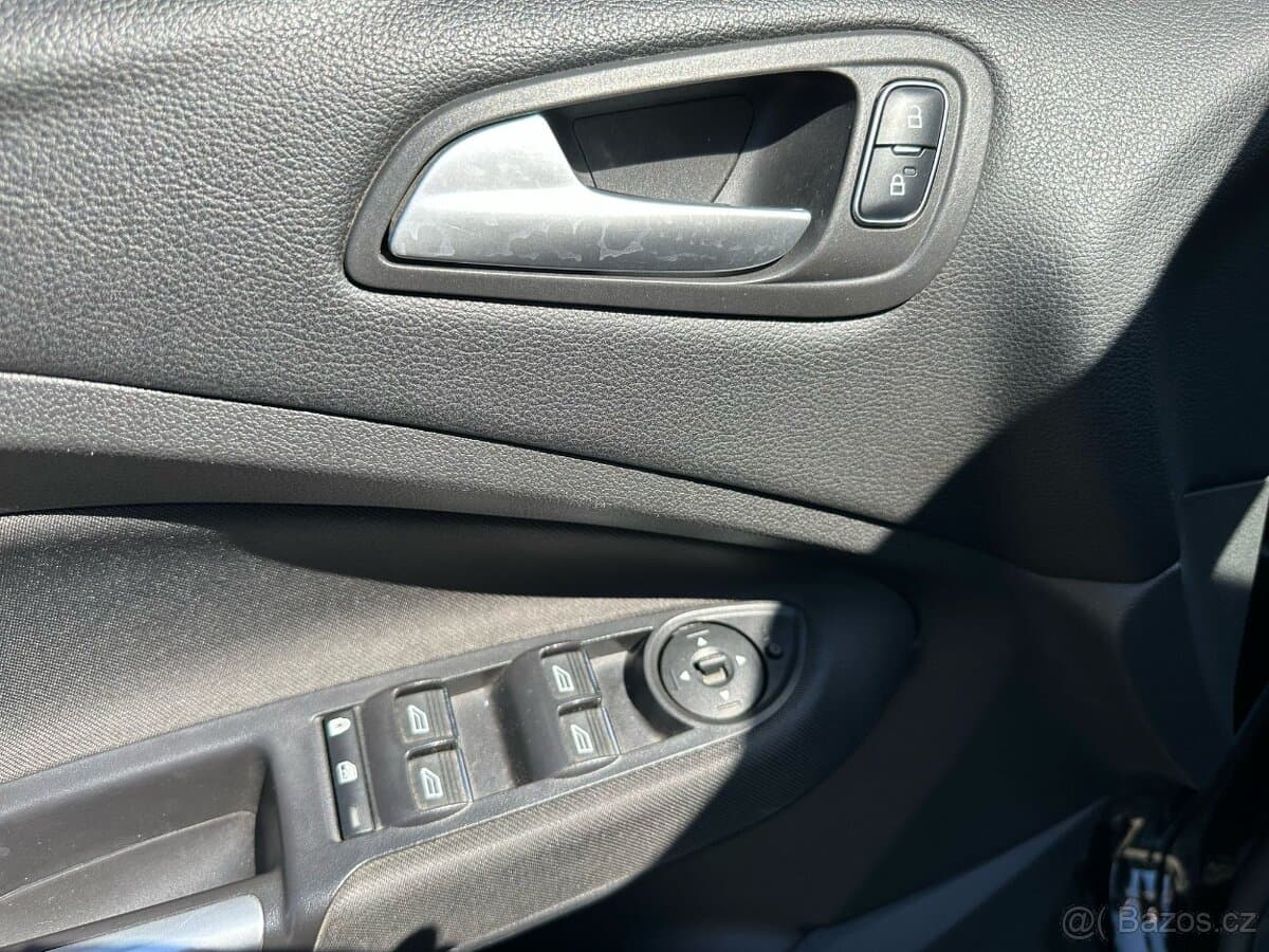 2017 Ford C-MAX - 17