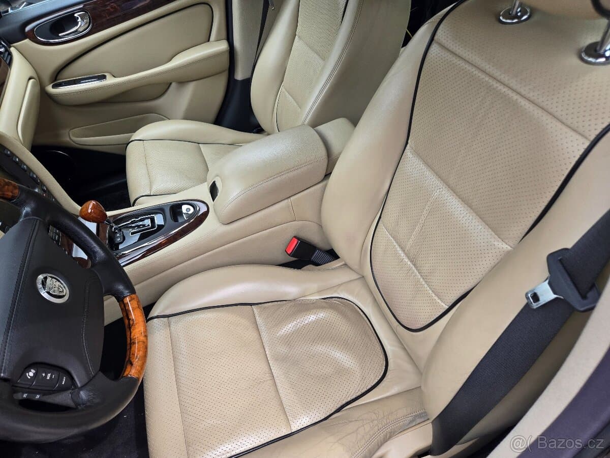 2008 Jaguar XJ - 17