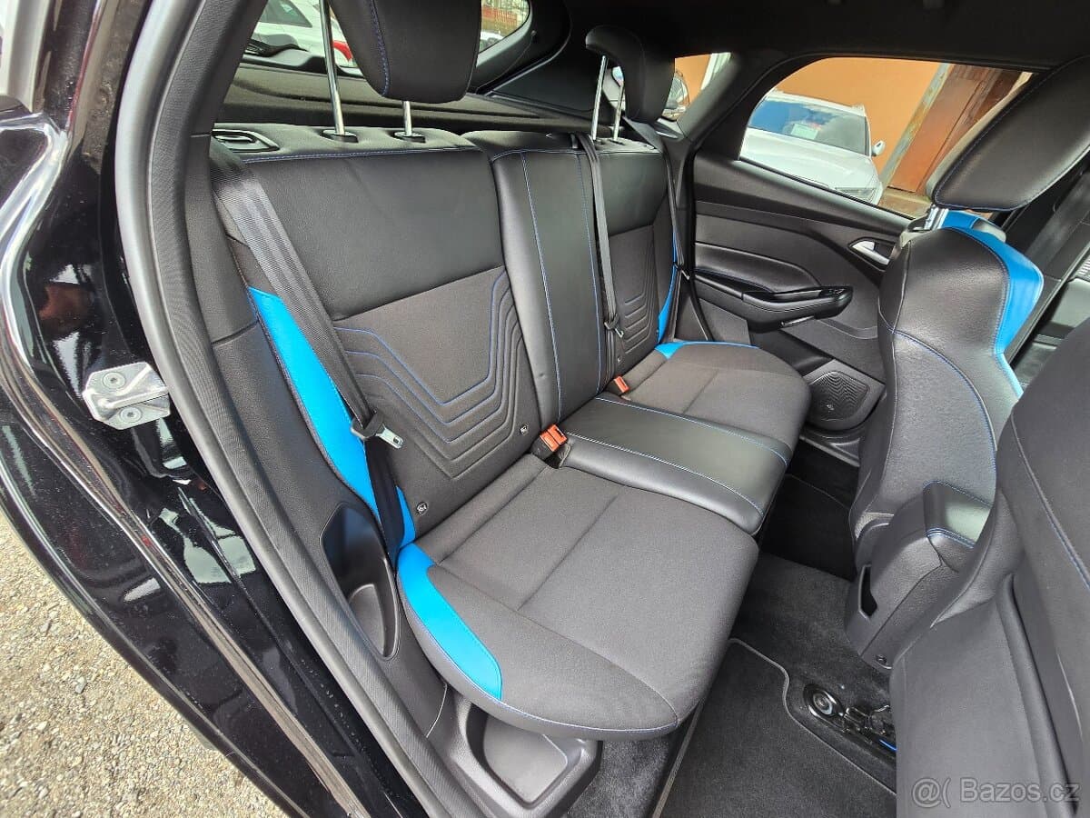 2017 Ford FOCUS - 17