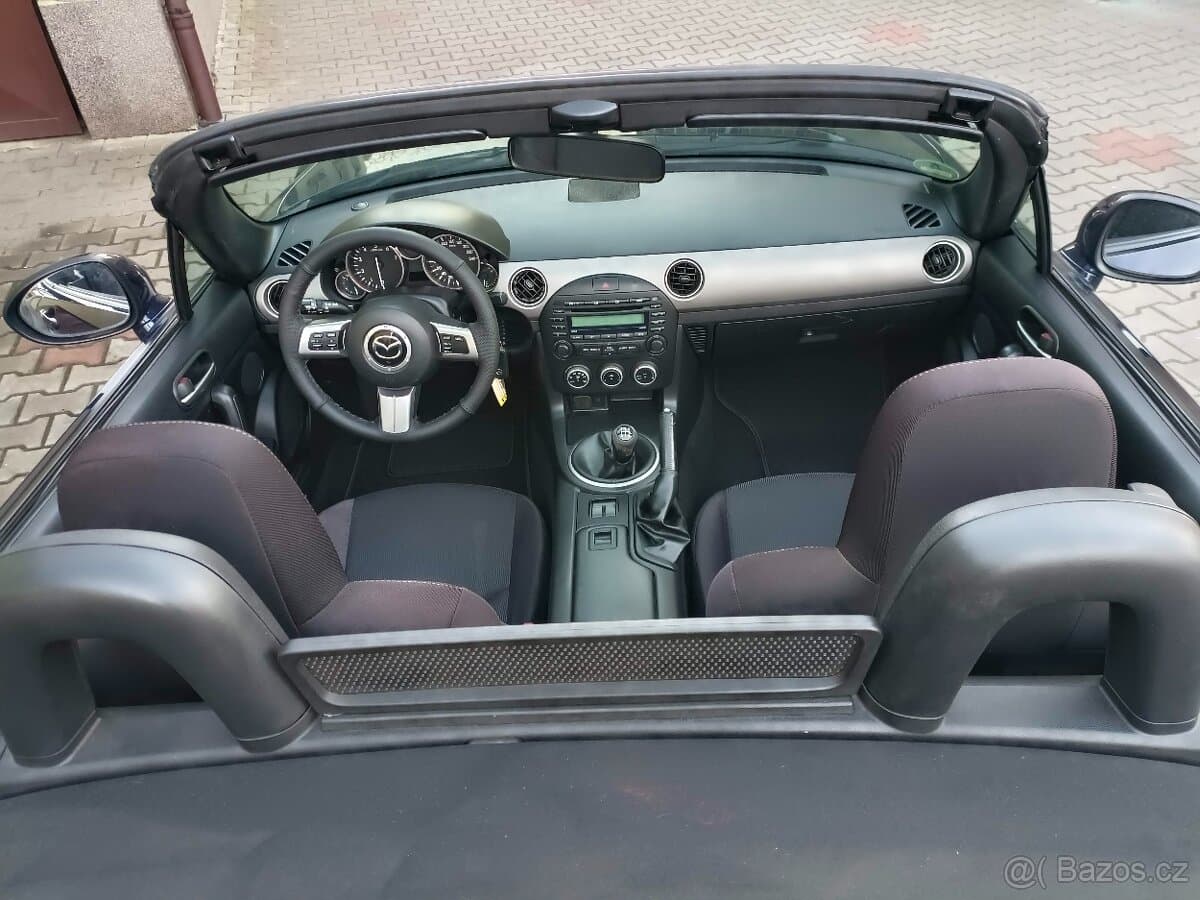 2010 Mazda MX-5 - 17