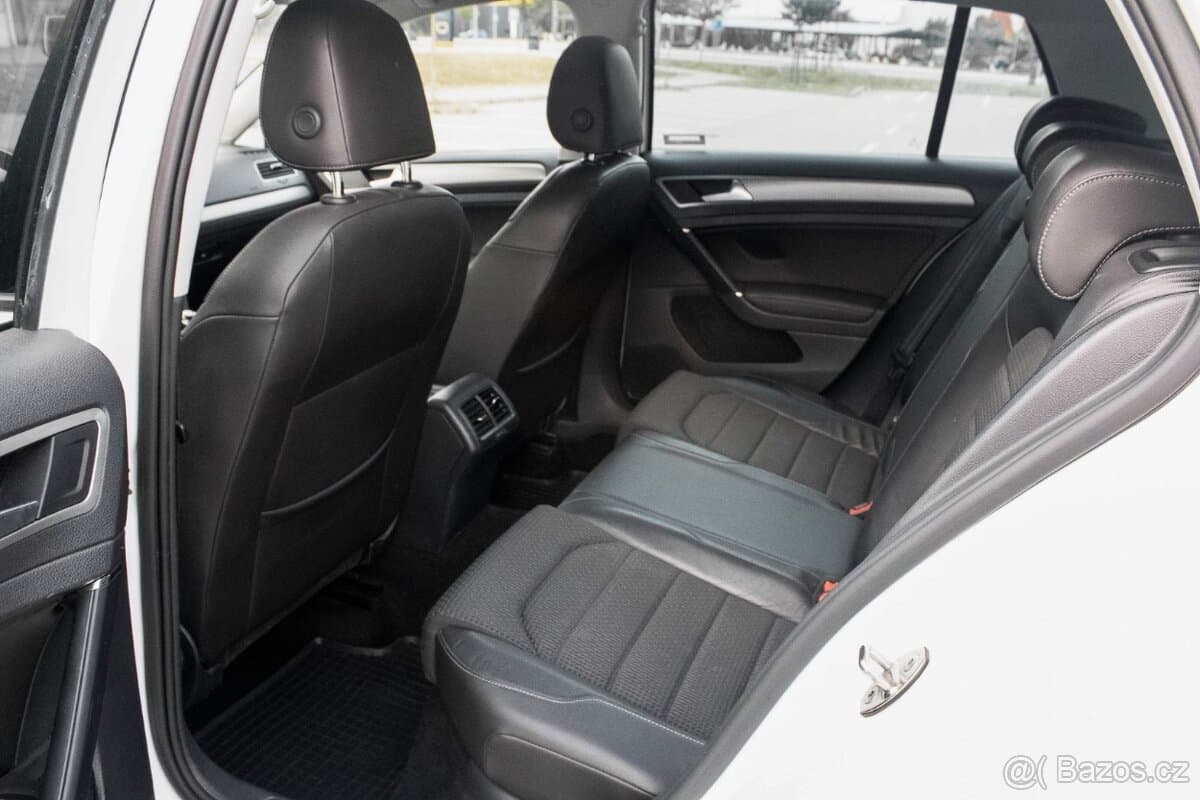 2015 Volkswagen GOLF - 17