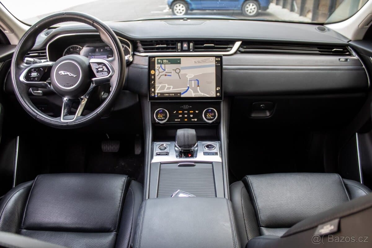 2021 Jaguar F-PACE - 17