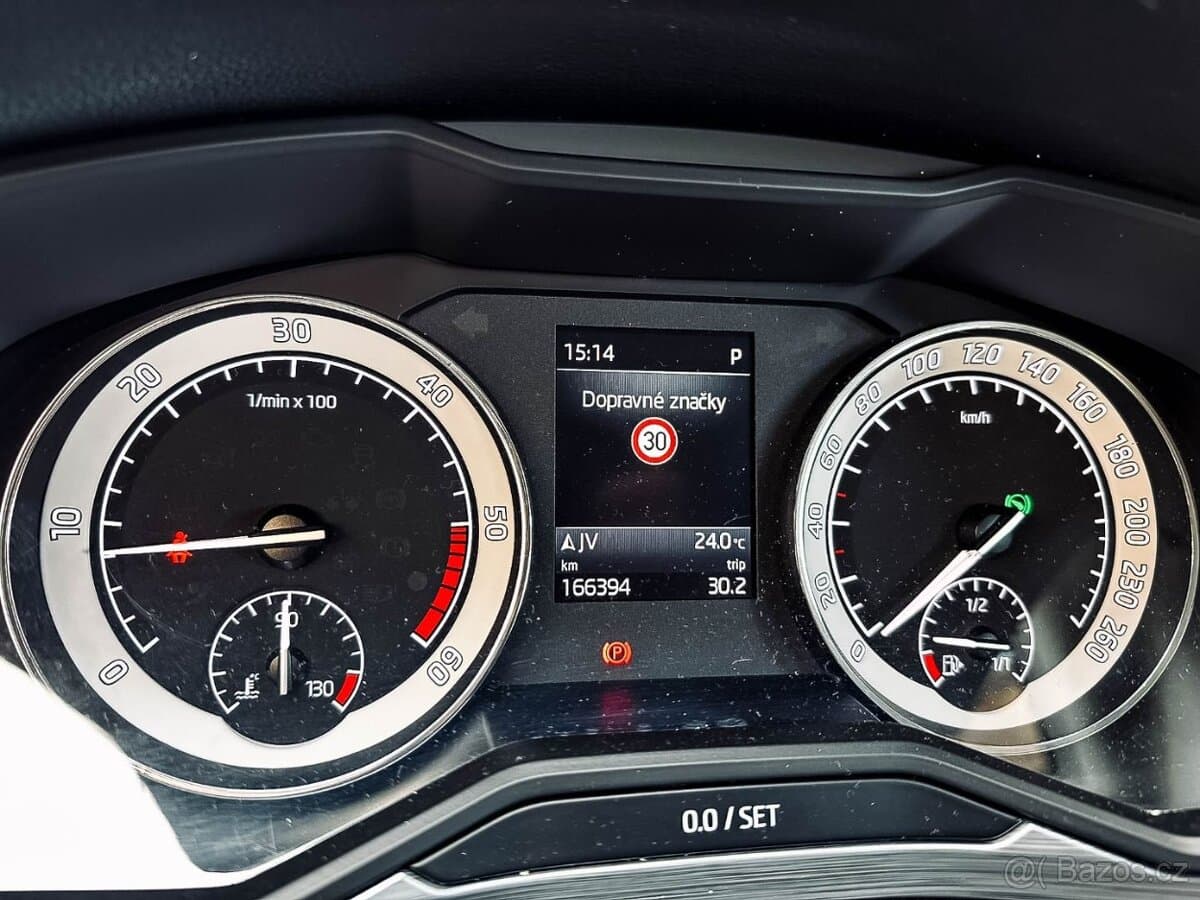 2020 Škoda SUPERB - 17
