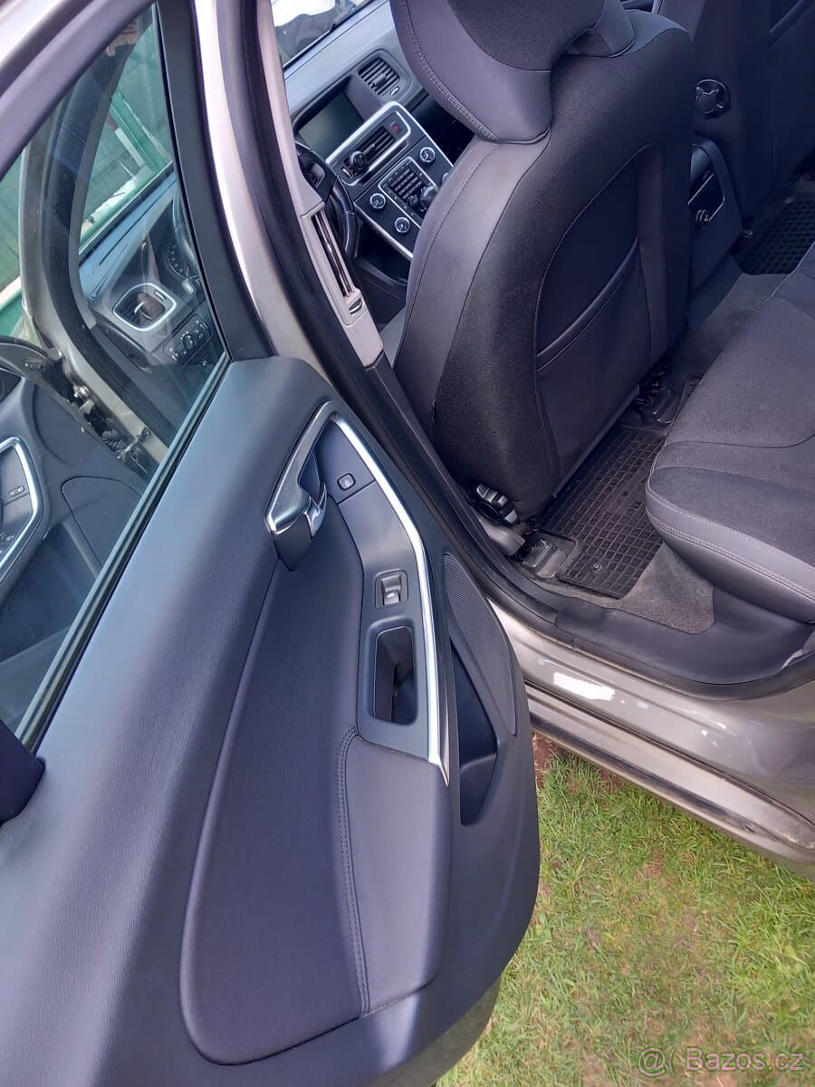 Volvo S60 - 17