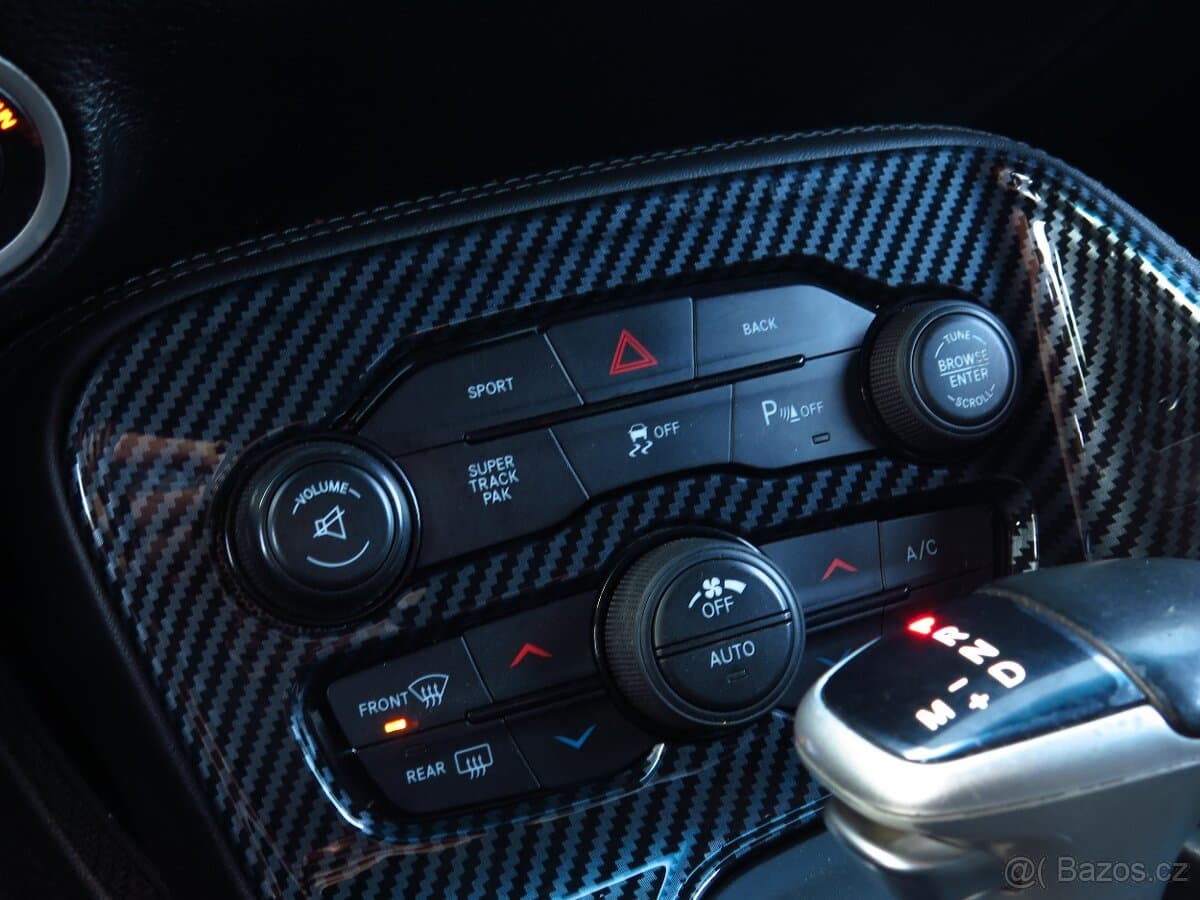 2016 Dodge CHALLENGER - 17