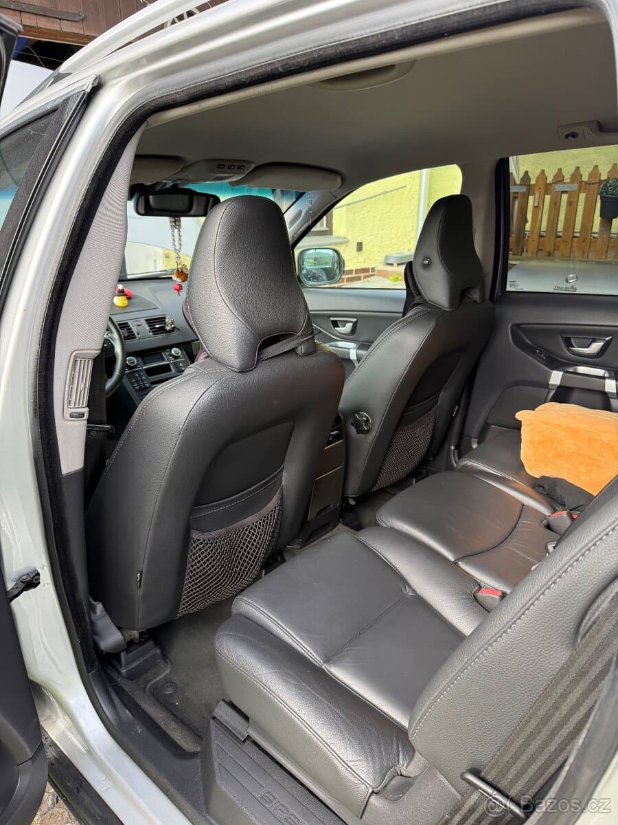 2011 Volvo XC90 - 17