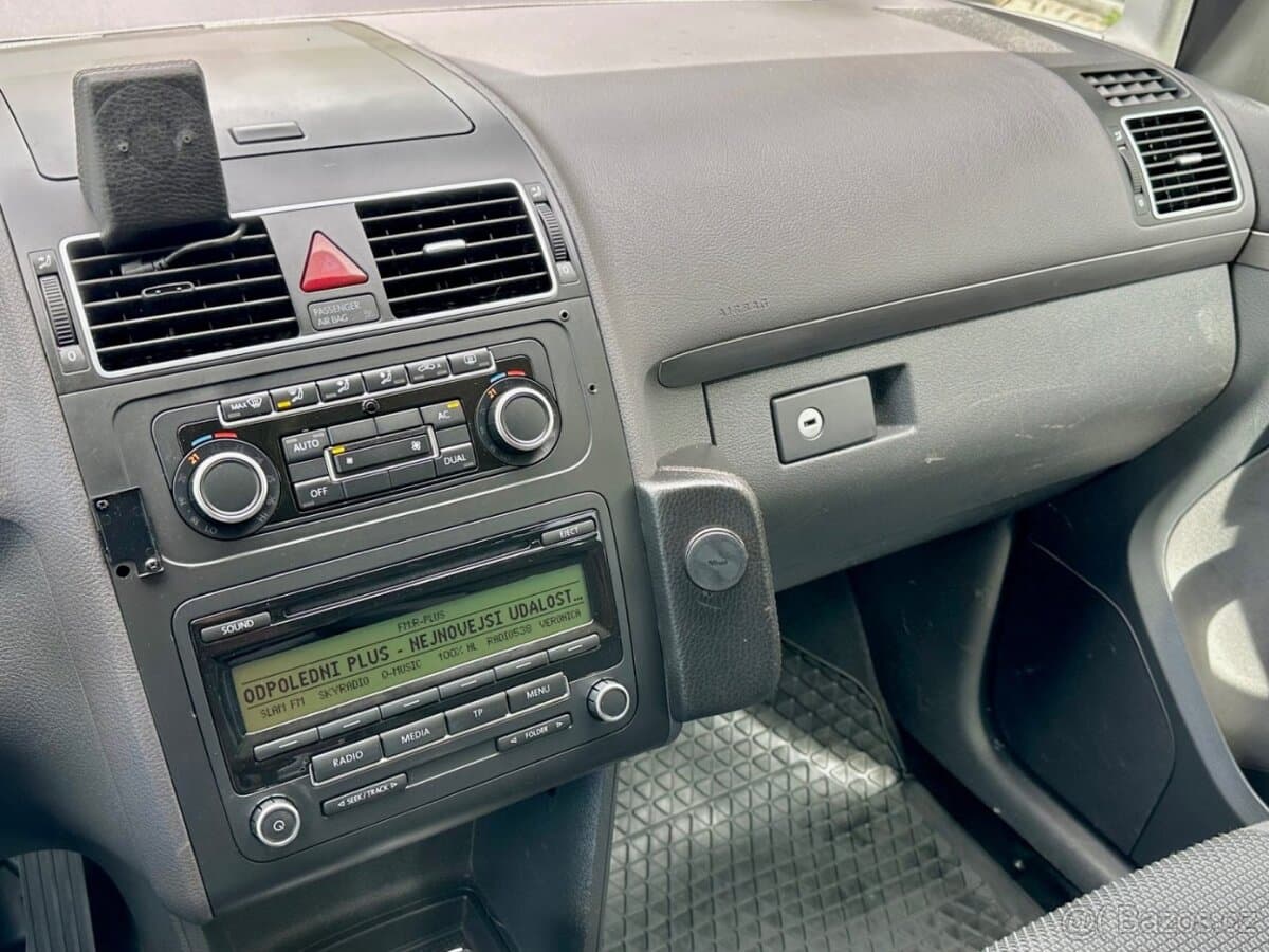 2011 Volkswagen TOURAN - 17
