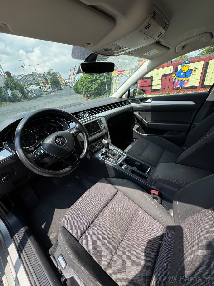 2015 Volkswagen PASSAT - 17