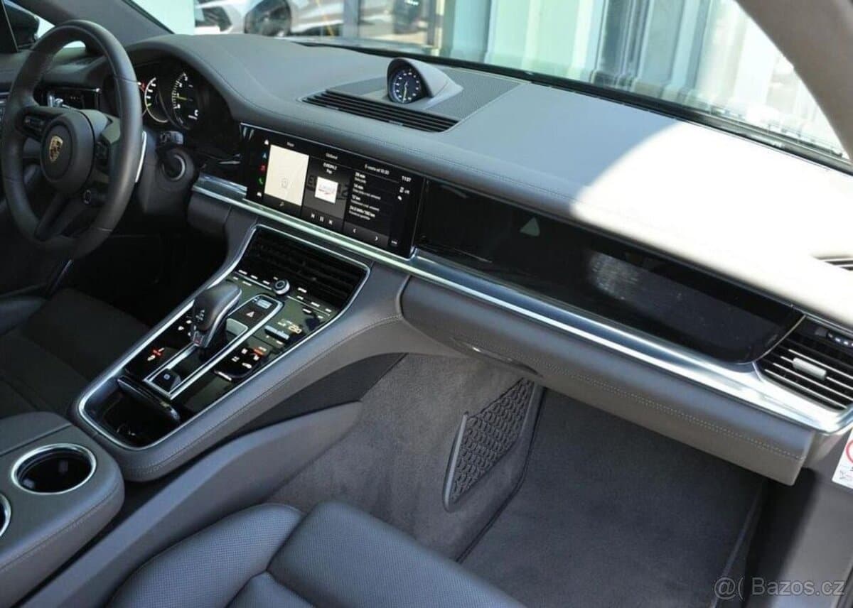 2022 Porsche PANAMERA - 17