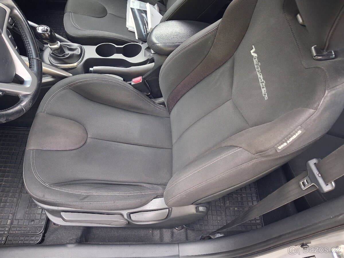 2011 Hyundai VELOSTER - 17