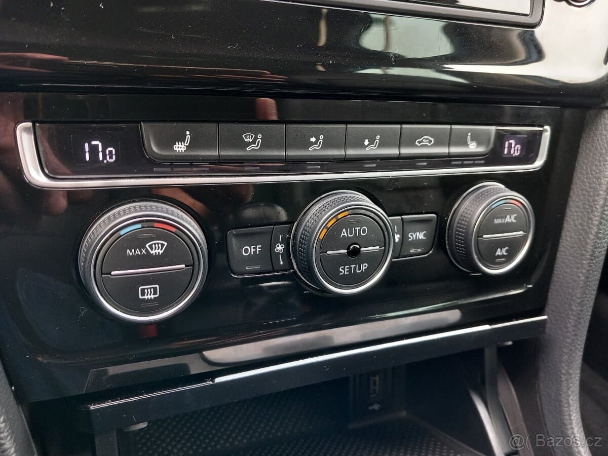 2013 Volkswagen GOLF - 17