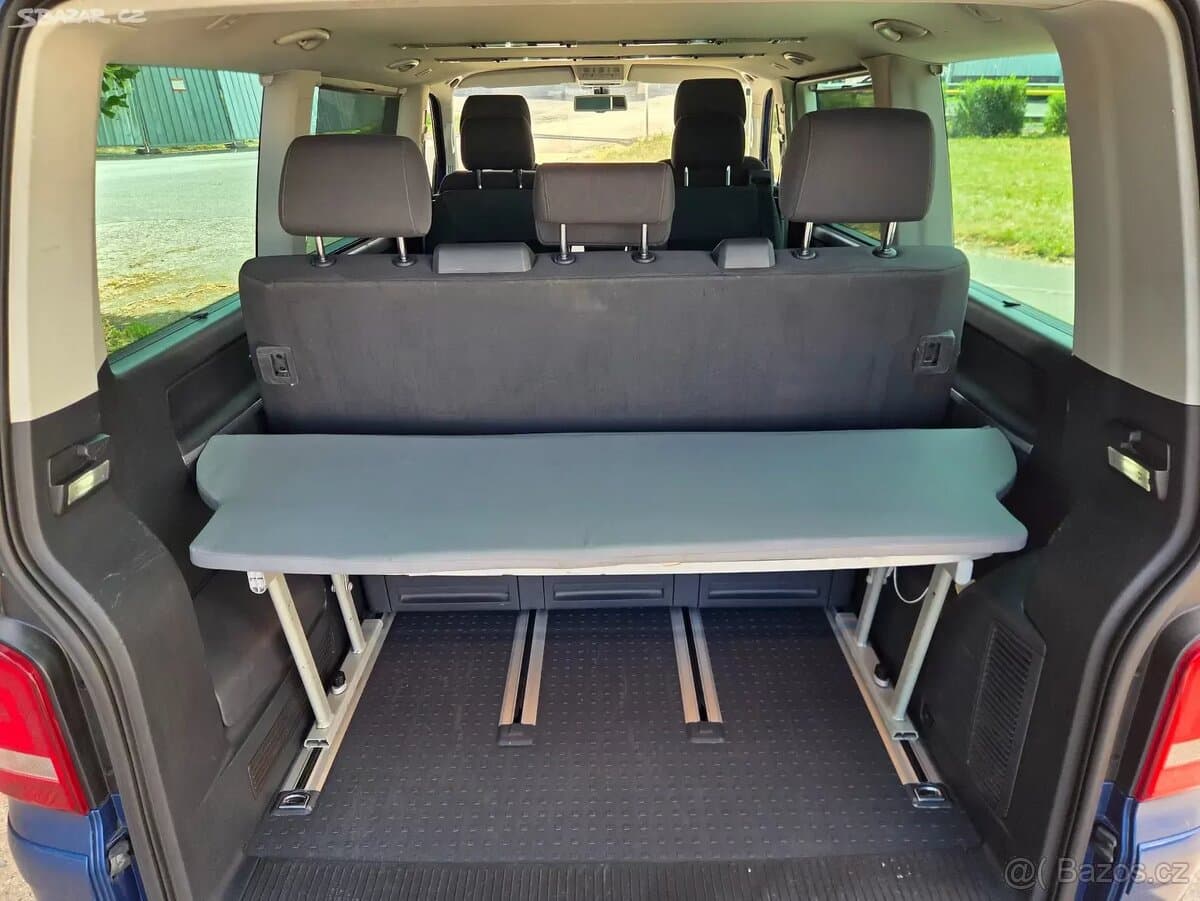 2010 Volkswagen MULTIVAN - 17