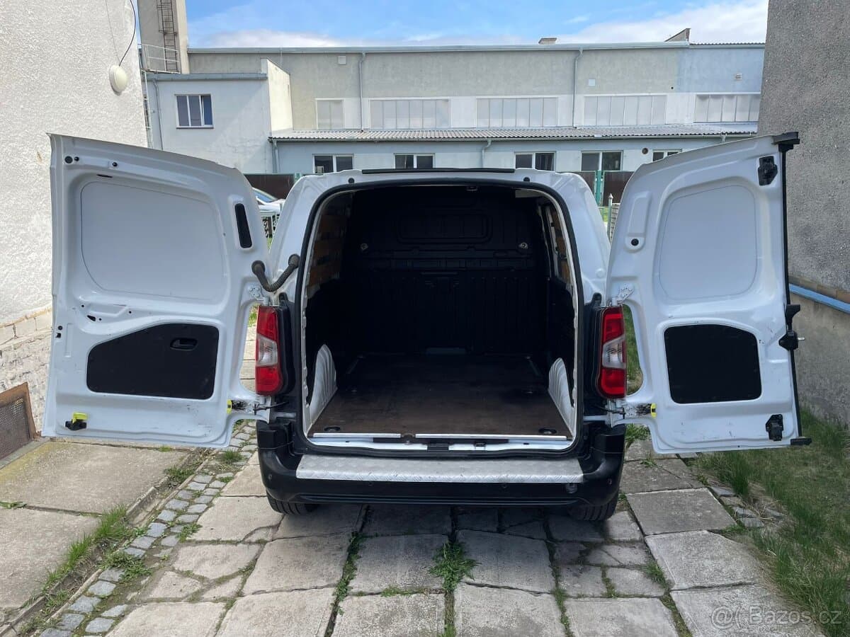 2020 Opel COMBO - 17