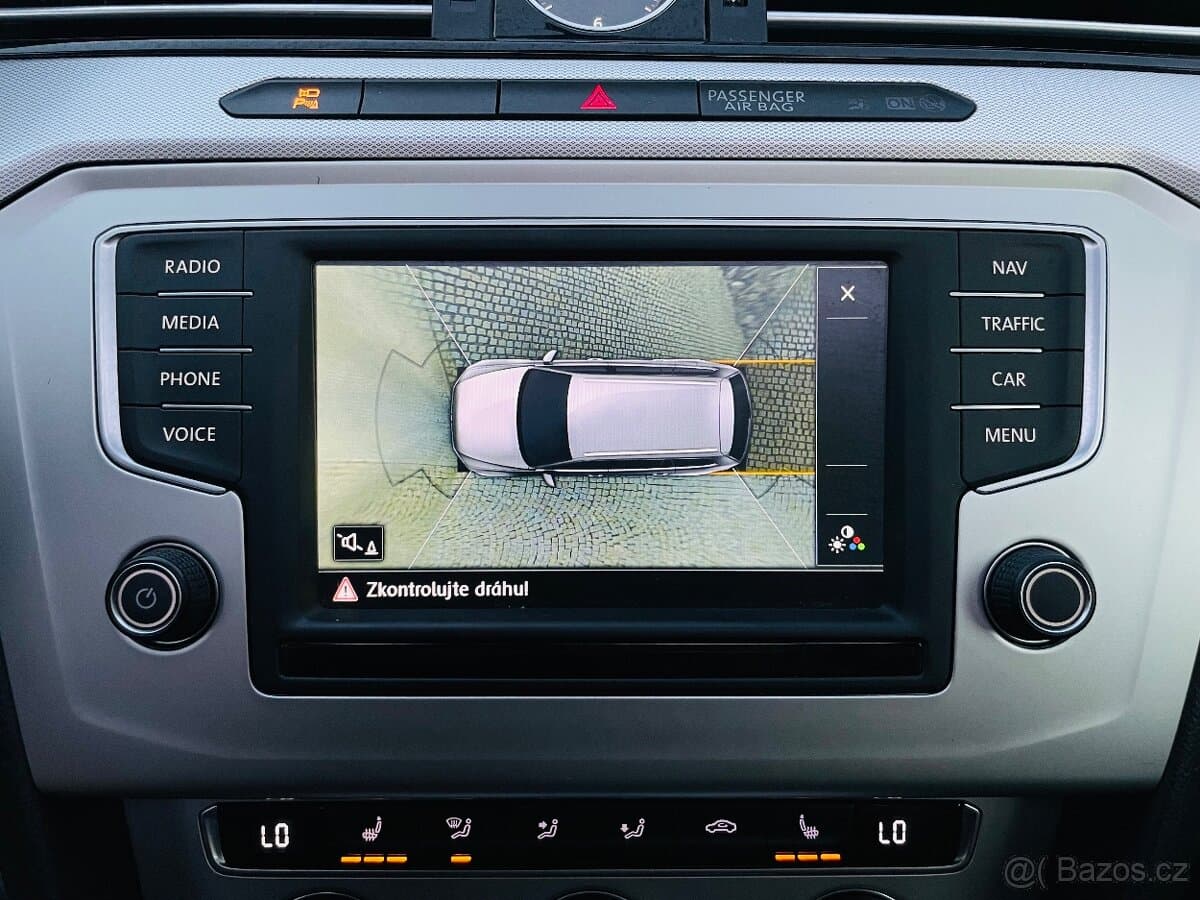 2016 Volkswagen PASSAT - 17