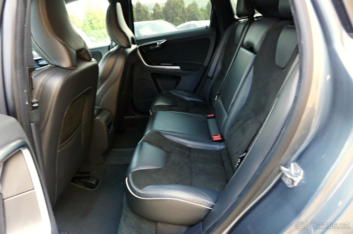 2017 Volvo XC60 - 17