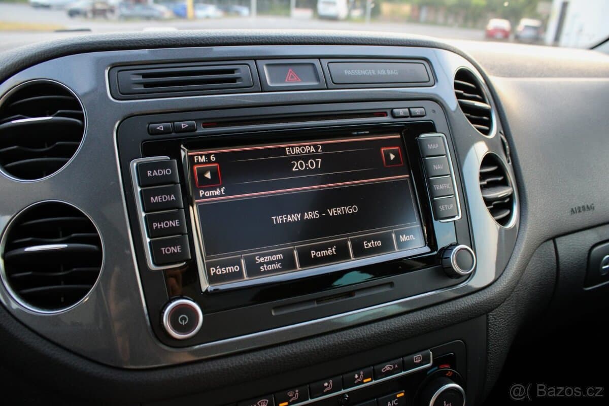 2012 Volkswagen TIGUAN - 17