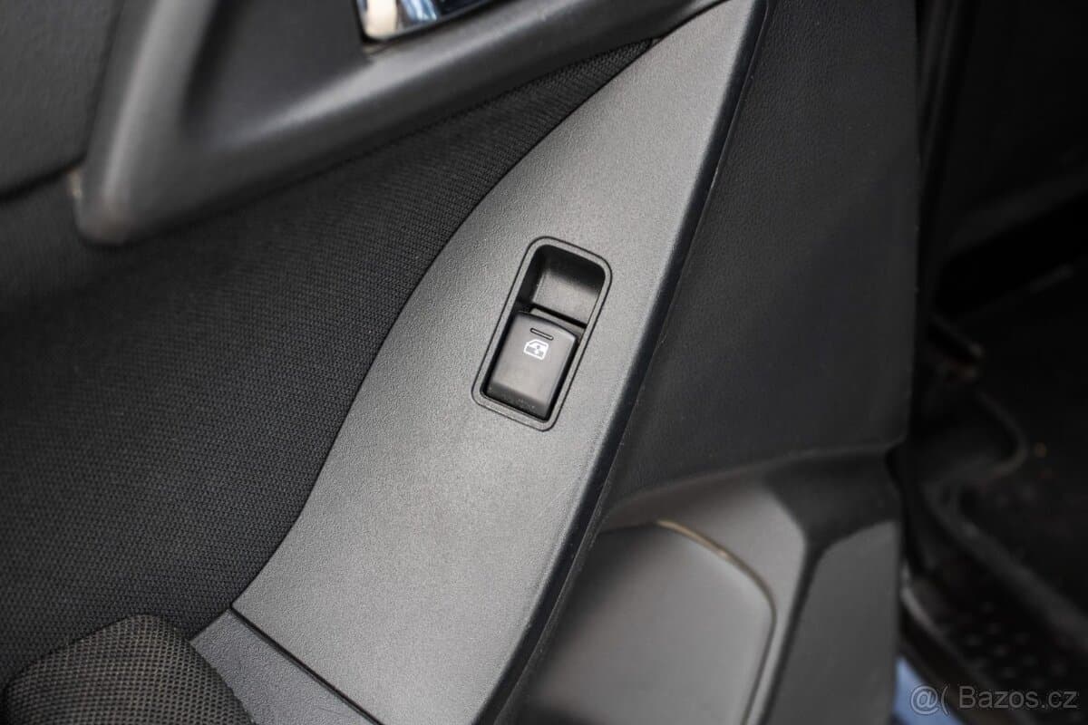 2016 Subaru FORESTER - 17