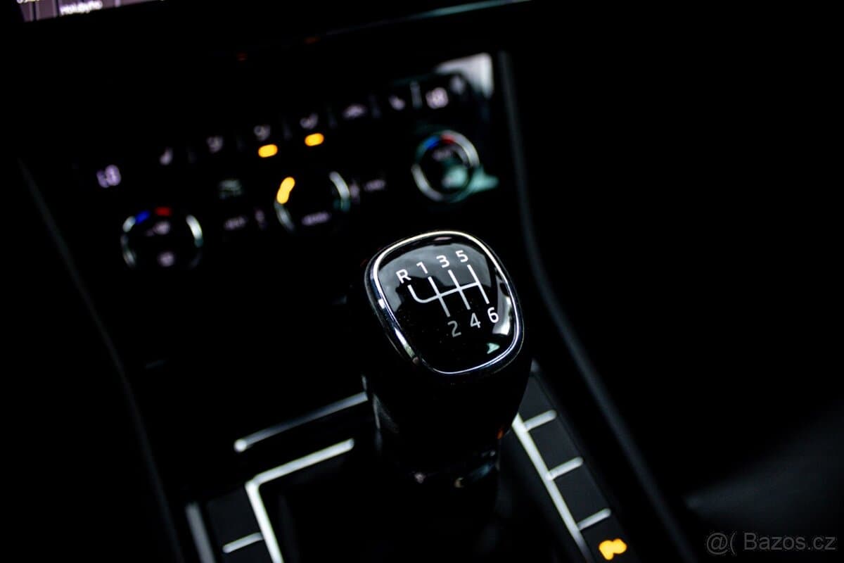 2018 Škoda SUPERB - 17