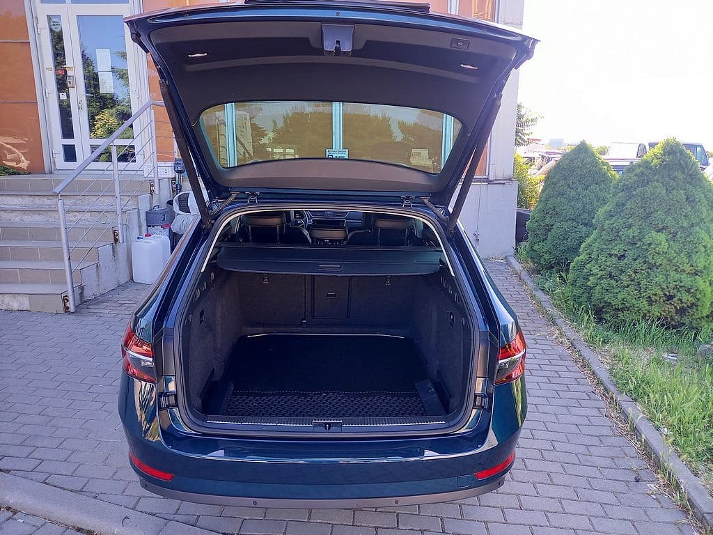 2023 Škoda SUPERB - 17