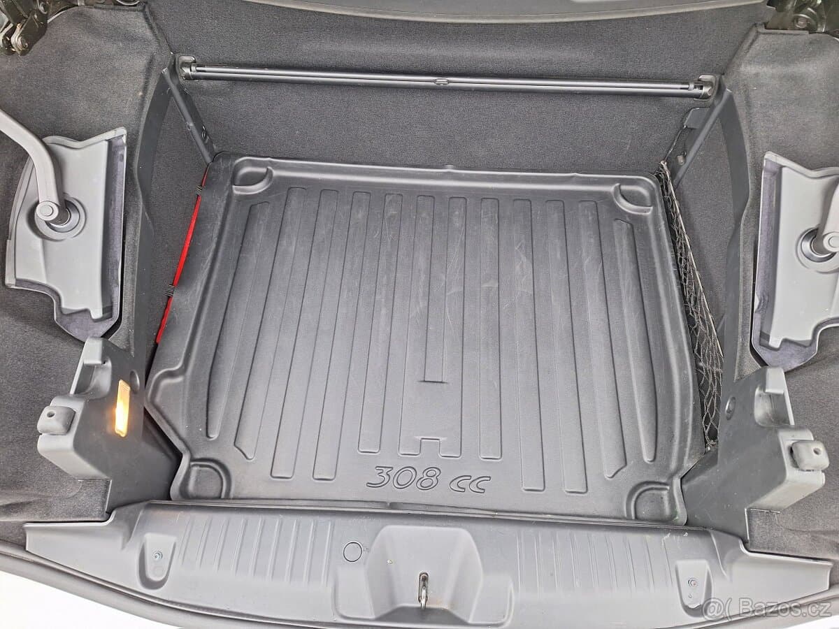 2012 Peugeot 308 - 17