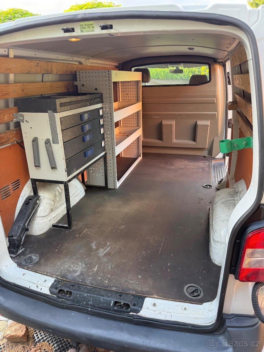 2011 Volkswagen TRANSPORTER - 17