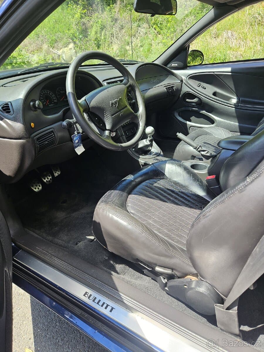 2001 Ford MUSTANG - 17
