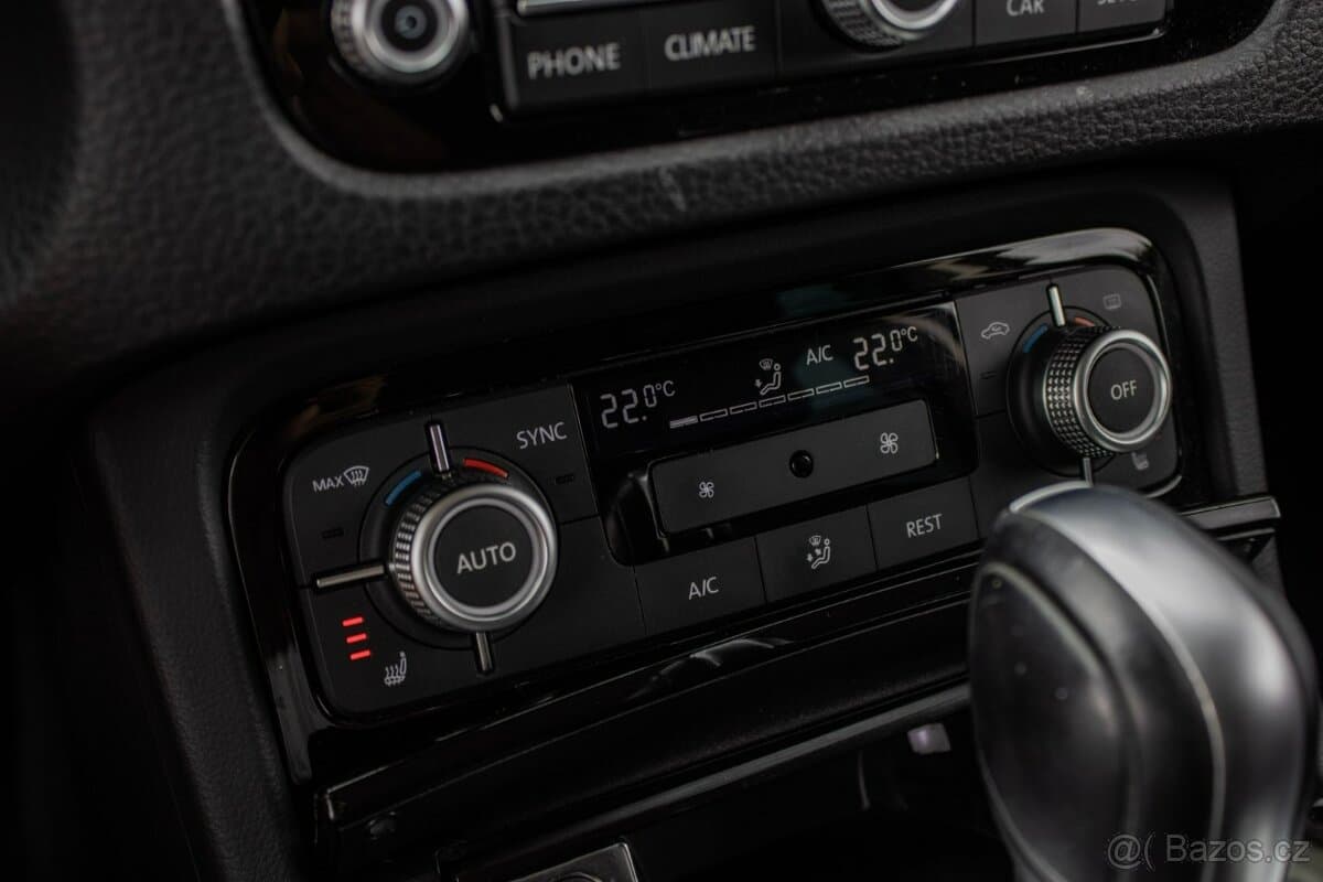2016 Volkswagen TOUAREG - 17