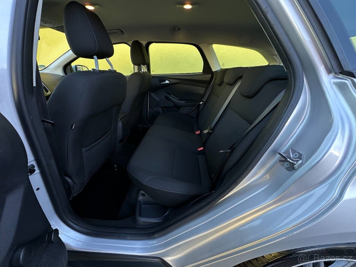 2017 Ford FOCUS - 17