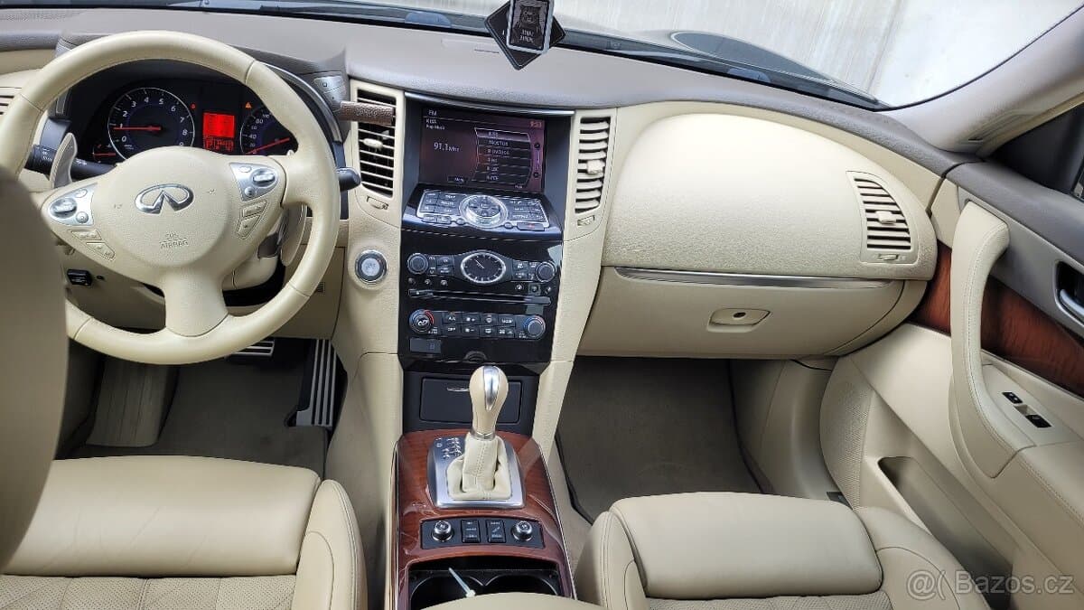 2011 Infiniti FX - 17