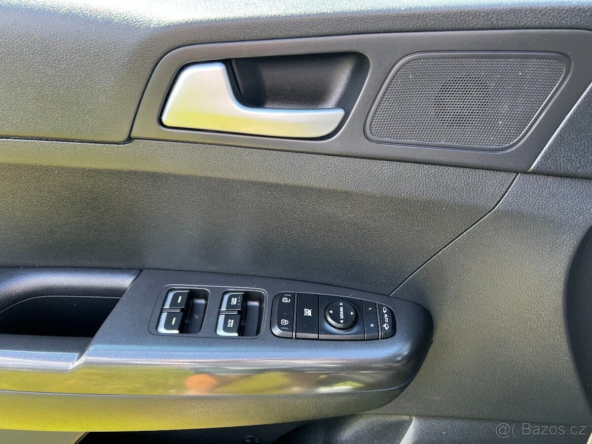 2018 Kia SPORTAGE - 17