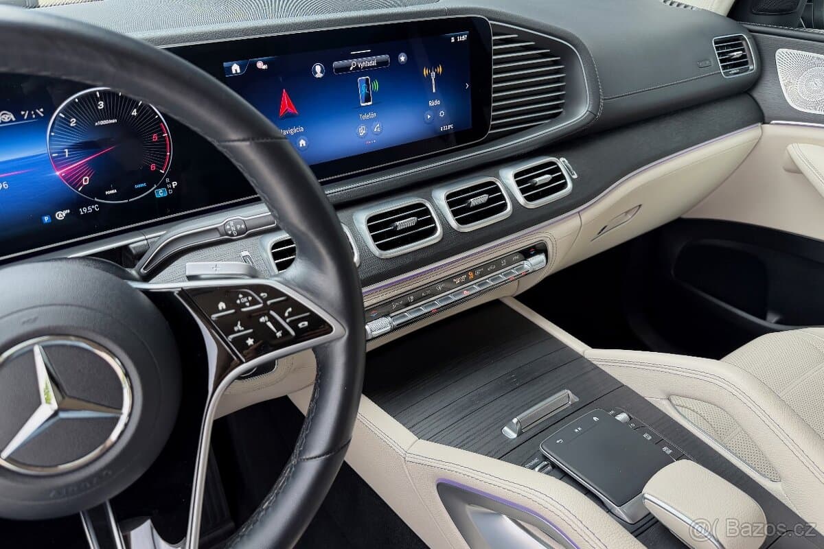 2025 Mercedes-Benz GL - 17