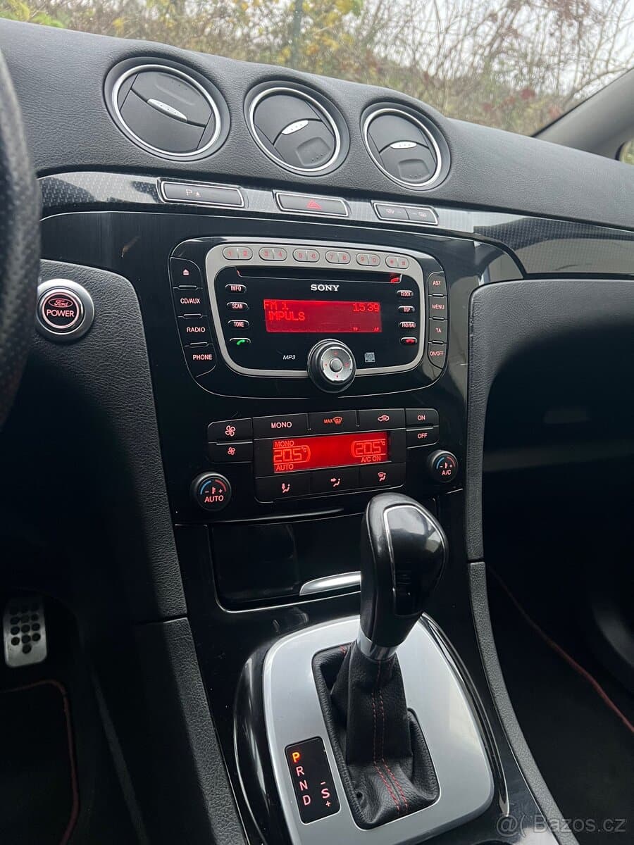 2011 Ford S-MAX - 17