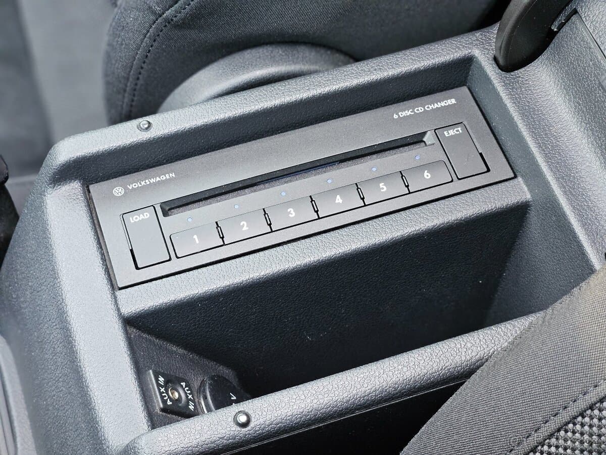 2012 Volkswagen TIGUAN - 17