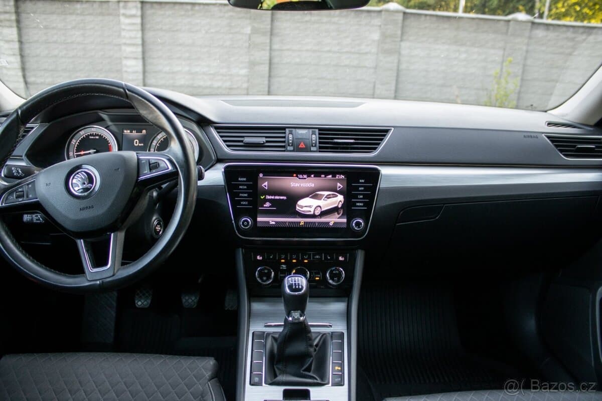 2019 Škoda SUPERB - 17