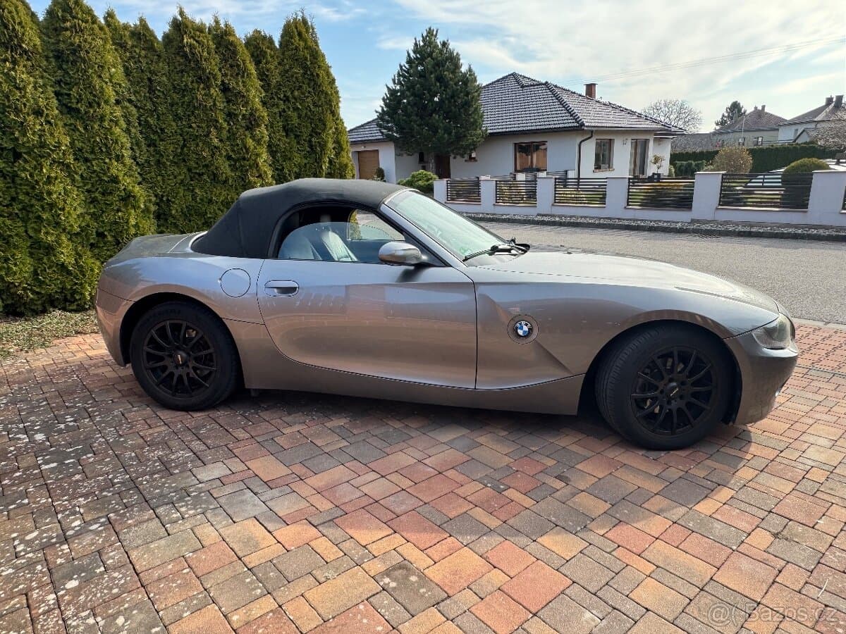 2005 BMW Z4 - 17