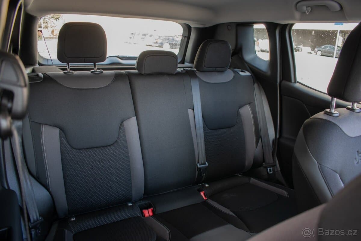 2023 Jeep RENEGADE - 17