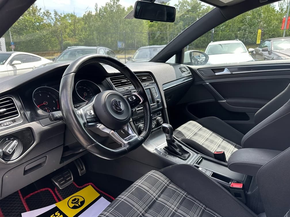 2016 Volkswagen GOLF - 17