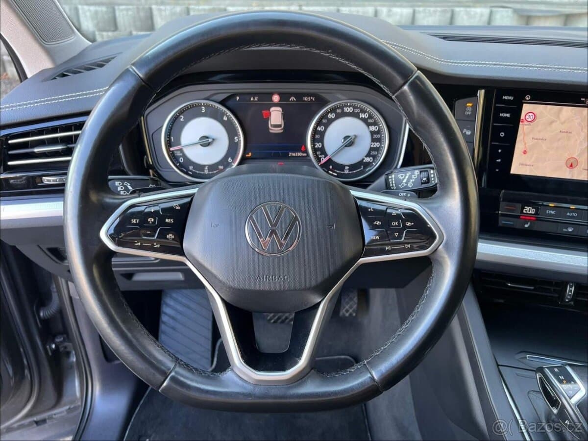2021 Volkswagen TOUAREG - 17