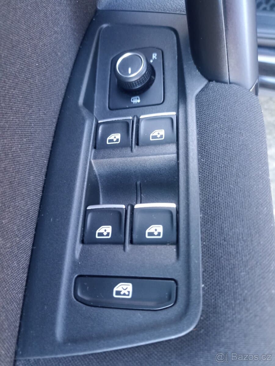 2017 Volkswagen TIGUAN - 17