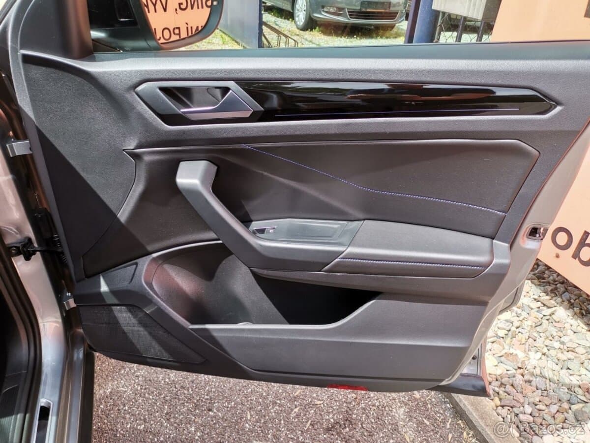2025 Volkswagen T-ROC - 17