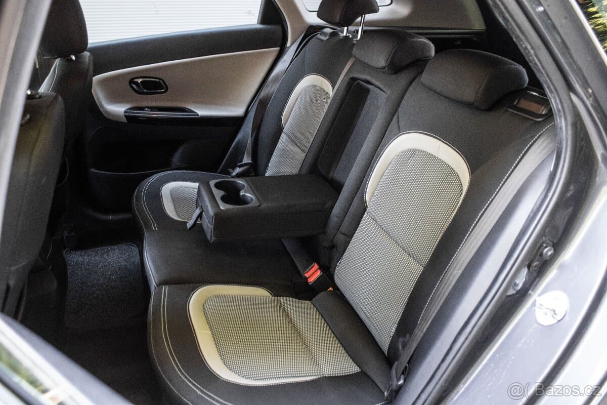 2015 Kia CEE'D - 17