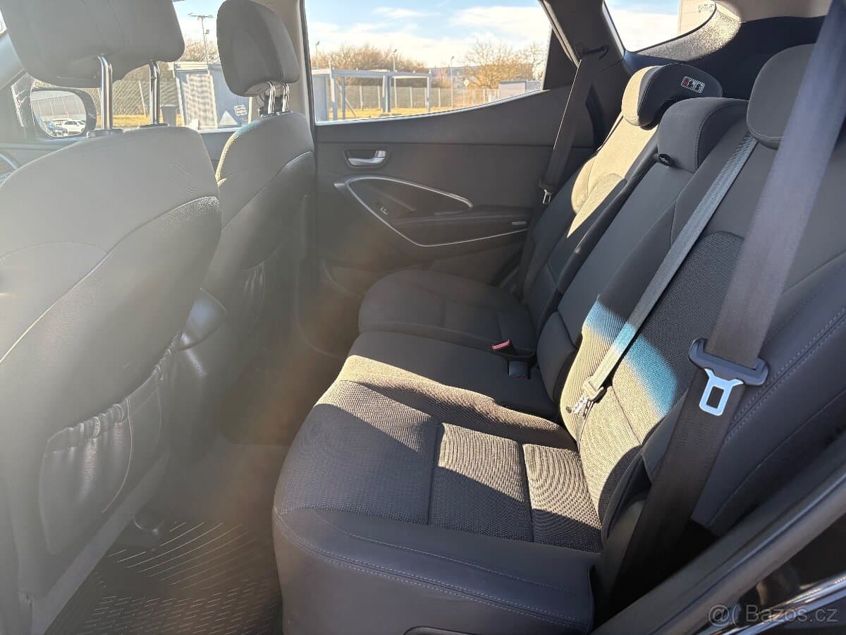 2014 Hyundai SANTA FE - 17