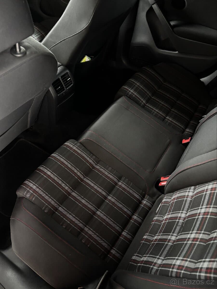 Volkswagen GOLF - 17