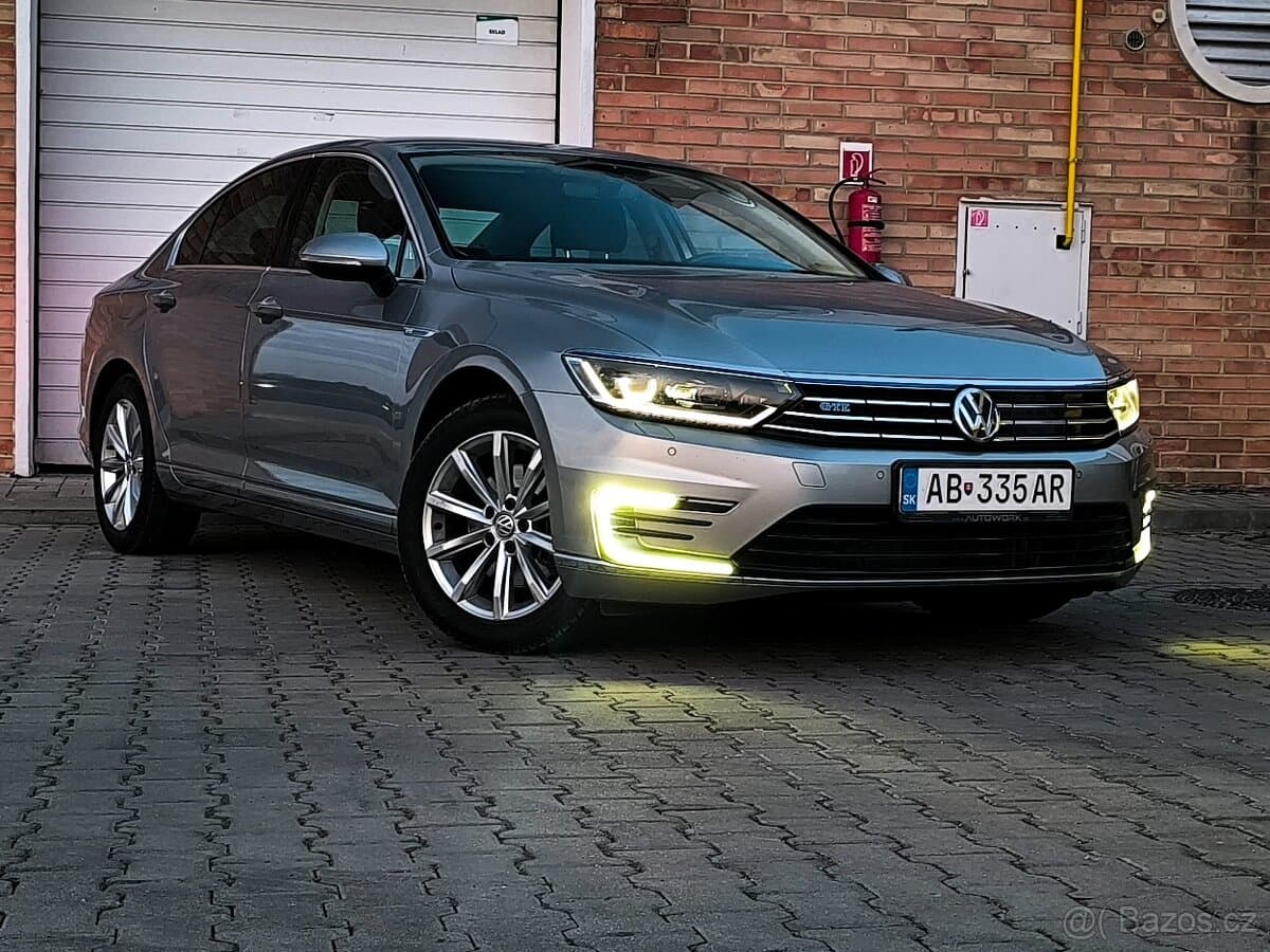 2016 Volkswagen PASSAT - 17