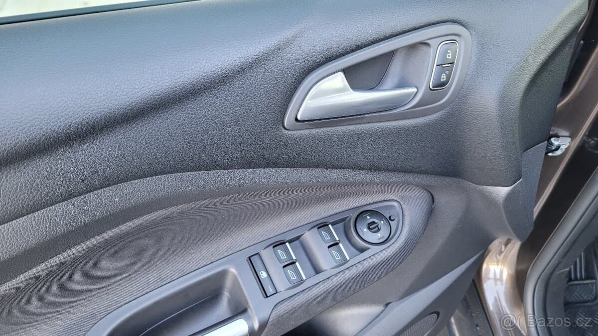 2015 Ford C-MAX - 17