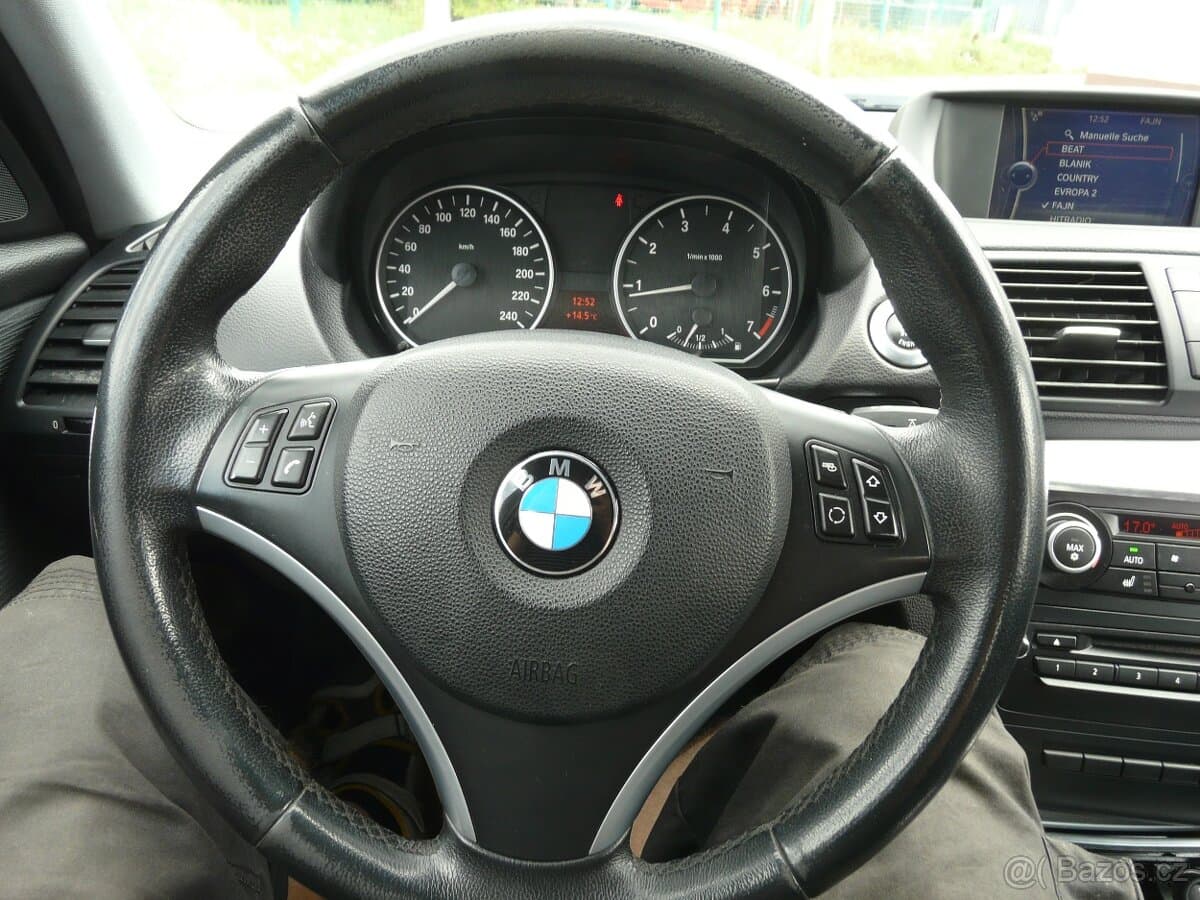 2011 BMW 1-SERIES - 17