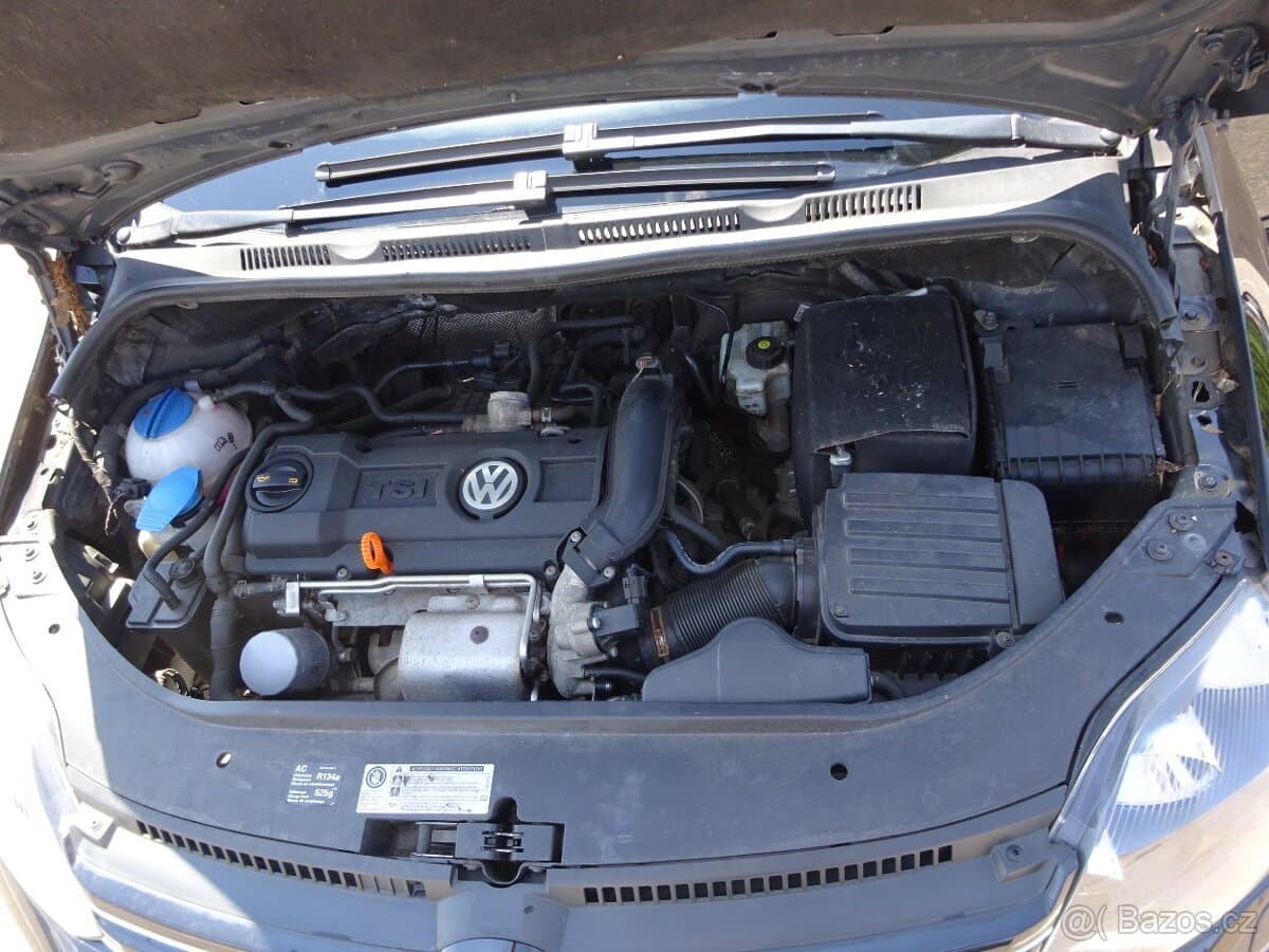 2011 Volkswagen GOLF - 17