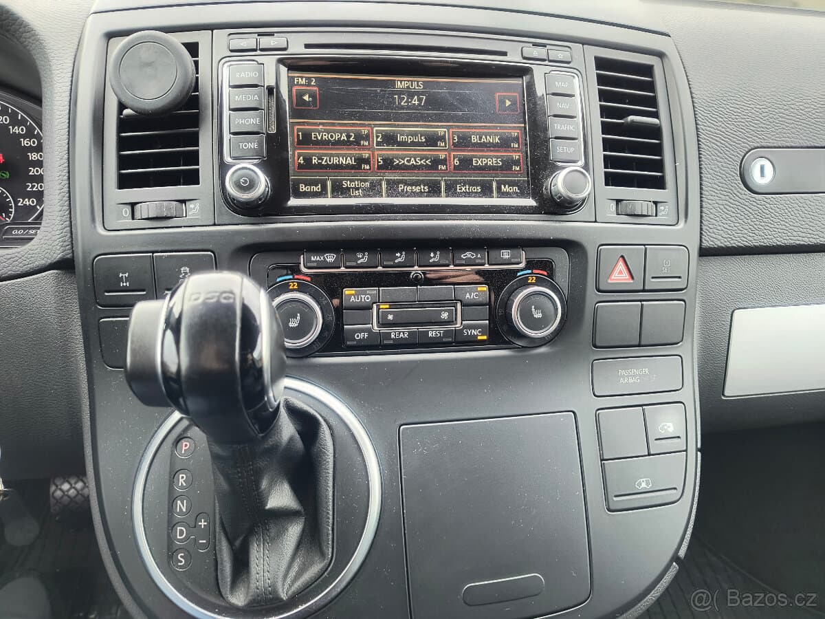 2013 Volkswagen MULTIVAN - 17