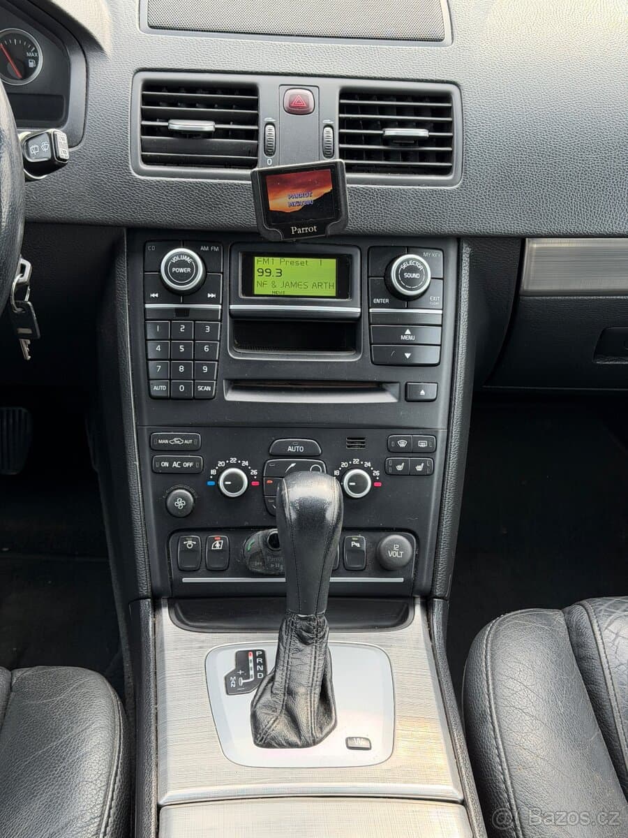 2010 Volvo XC90 - 17
