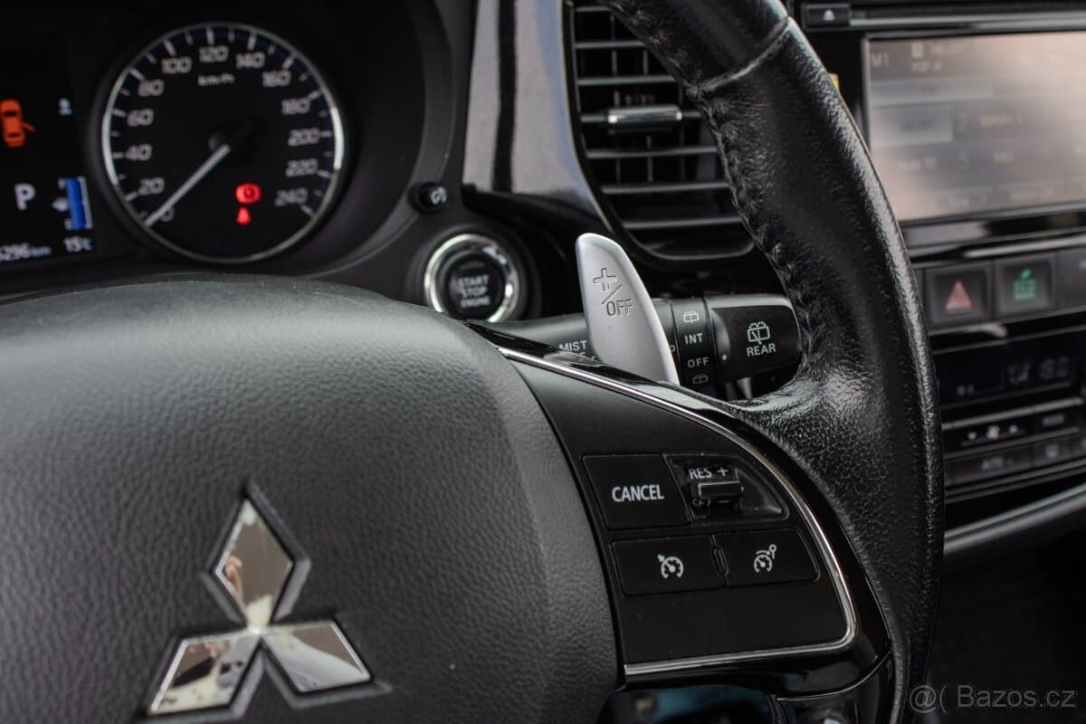 2016 Mitsubishi OUTLANDER - 17